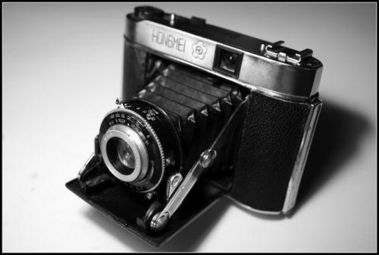 用臺燈簡單布光，在家為古董相機拍出專業寫真 提升銷售與技術服務的實用指南